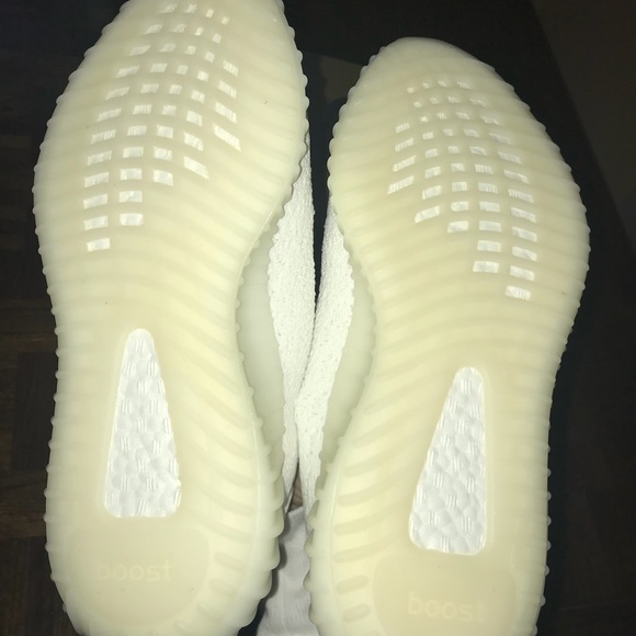 Yeezy 350 v2 cream NEW w/o tag - Picture 3 of 8